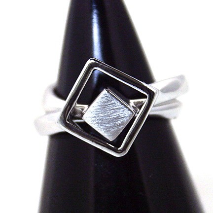 Rings - R8686